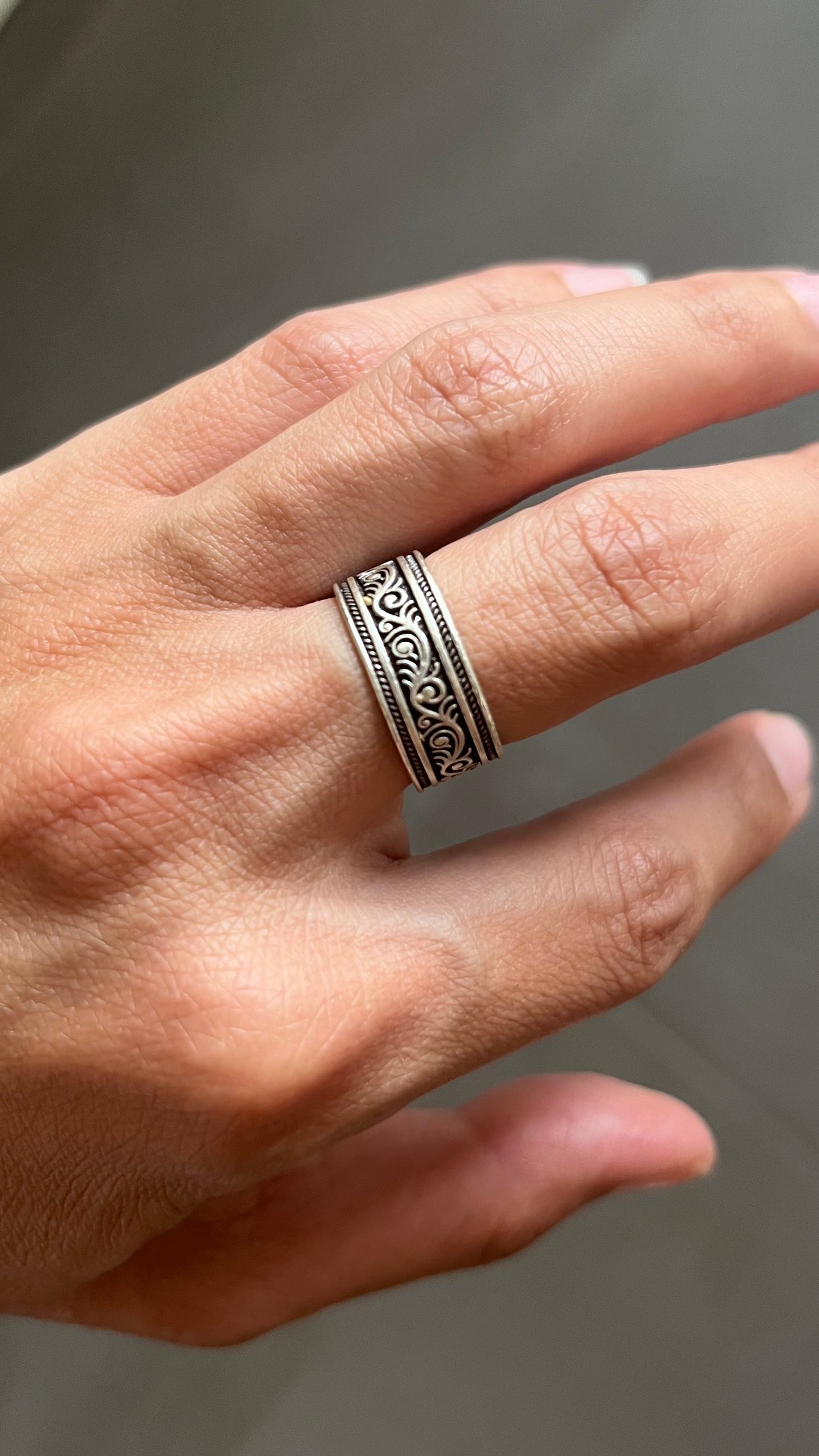 Dazzle Arabesque Dash Ring